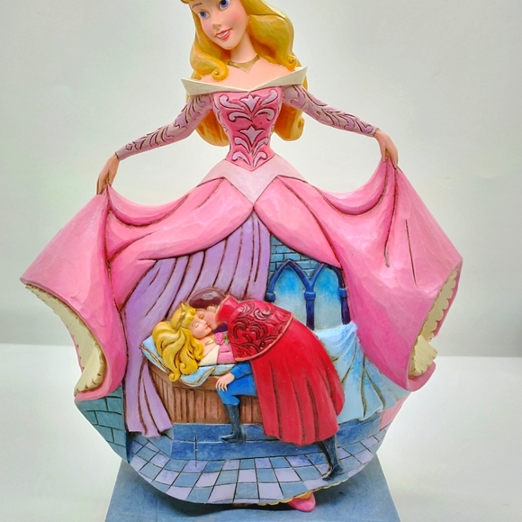 Sold   Jim Shore Disney Traditions Arora "True Love's Kiss" Figurine - Picture 1 of 13
